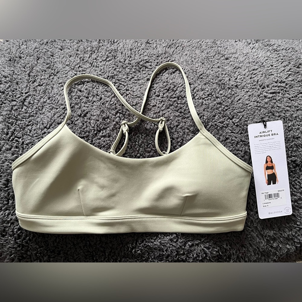Alo Yoga Airlift Intrigue Bra